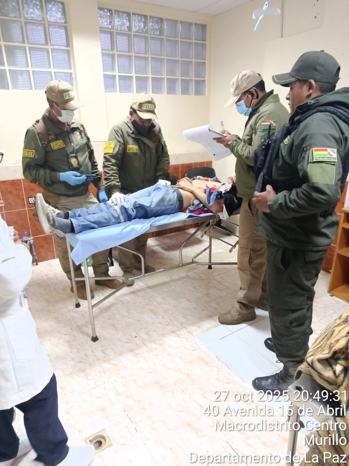 Un albañil muere al caer del segundo piso de una construcción en la ...